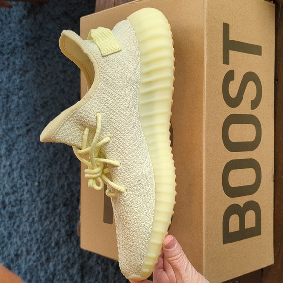 Yeezy Boost 350 V2 11.5 - Picture 4 of 16